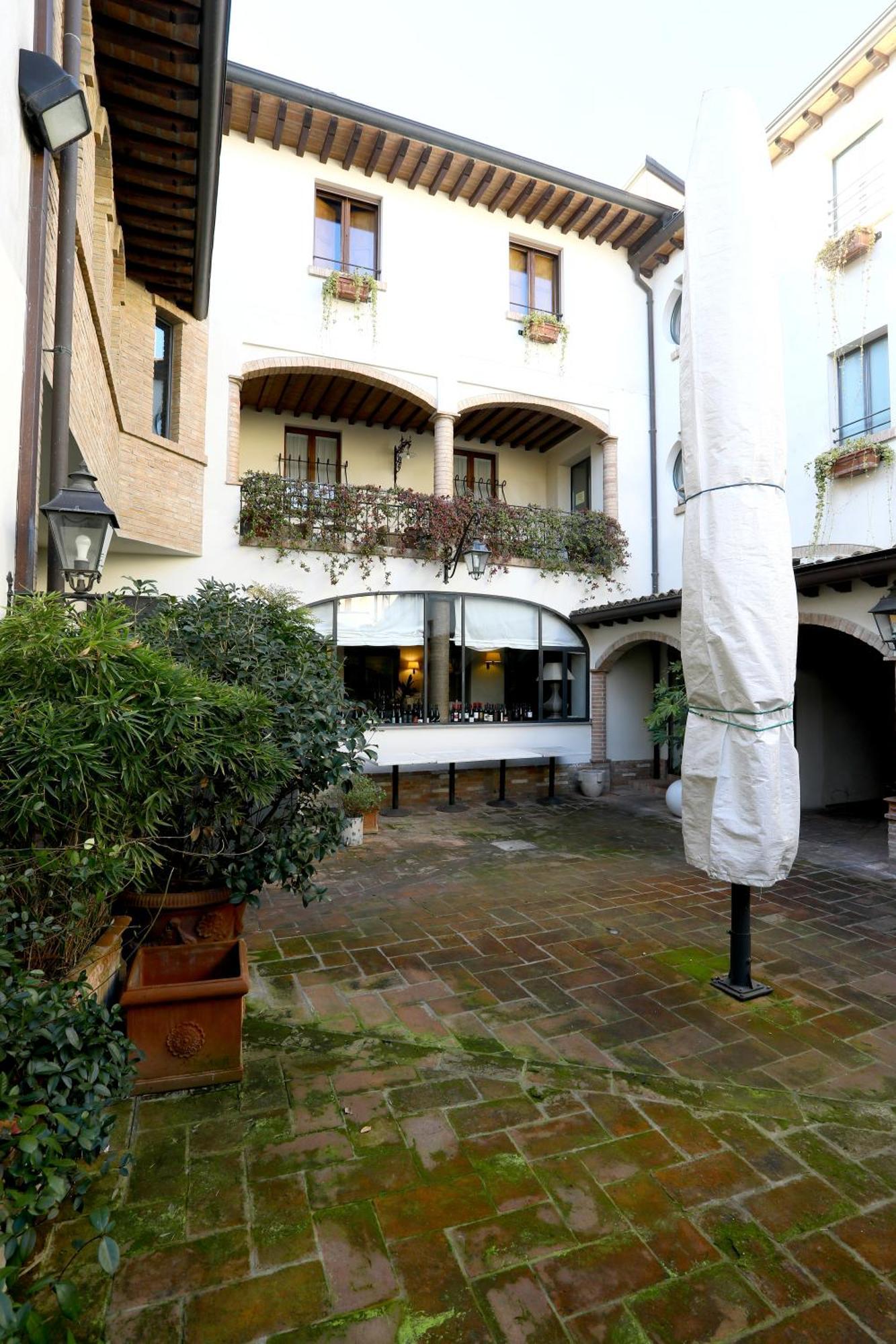 Locanda Stella D'Oro Soragna Luaran gambar